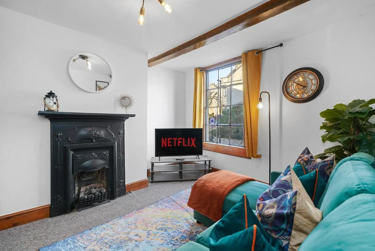 Stylish Central Duplex In Bath