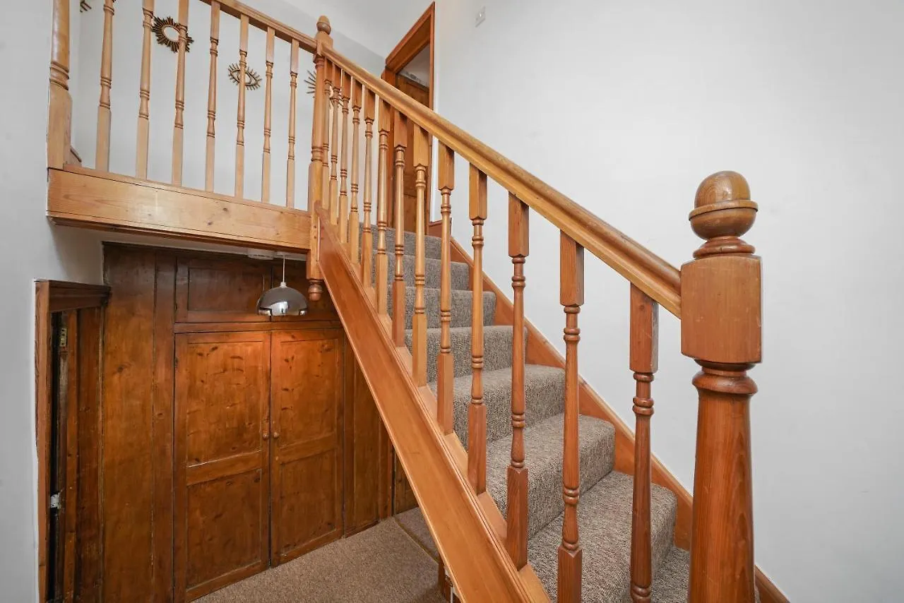 Stylish Central Duplex In Bath 0*,