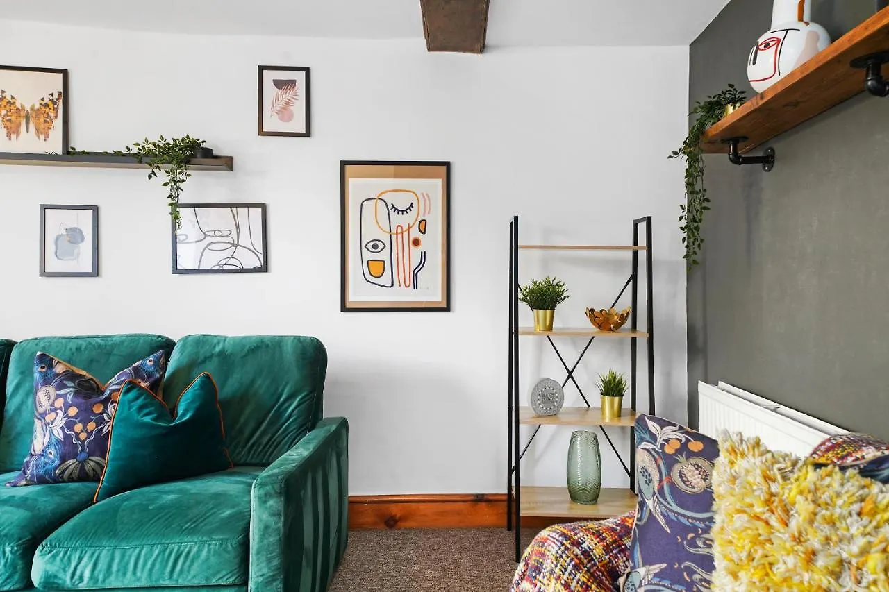 Stylish Central Duplex In Bath 0*,  United Kingdom
