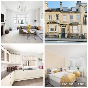  Apartment 5 Bedroom Magnificent Georgian Townhouse- Centre